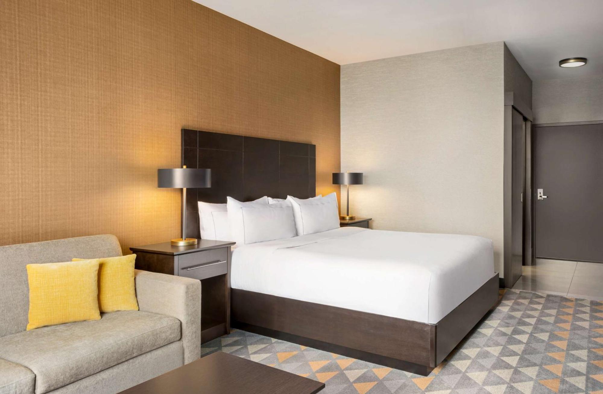 Doubletree By Hilton Pointe Claire Montreal Airport West Hotel Exterior foto