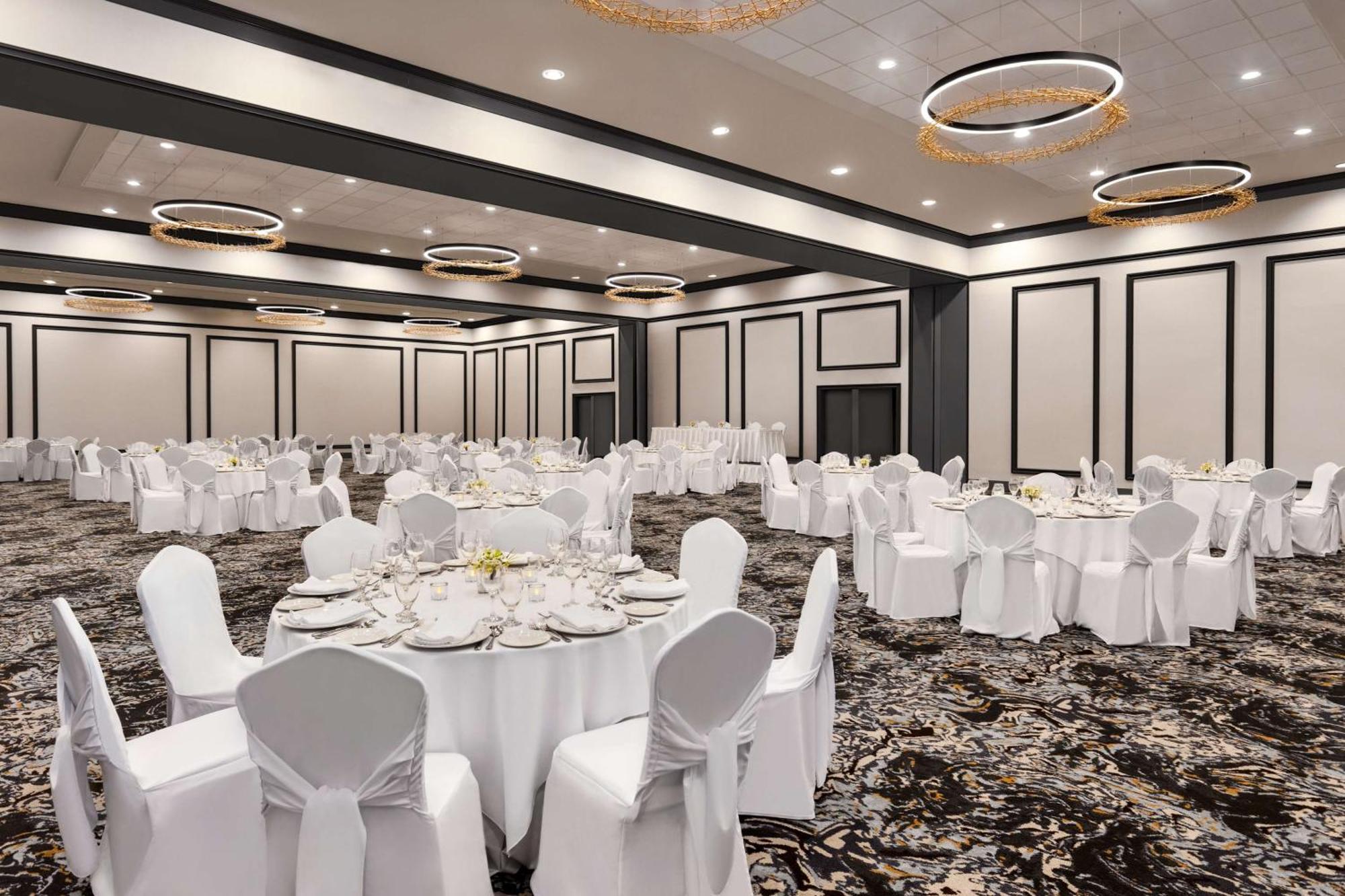 Doubletree By Hilton Pointe Claire Montreal Airport West Hotel Exterior foto